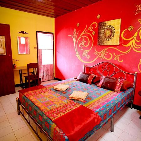 Diva Guesthouse Τσιάνγκ Μάι Εξωτερικό φωτογραφία